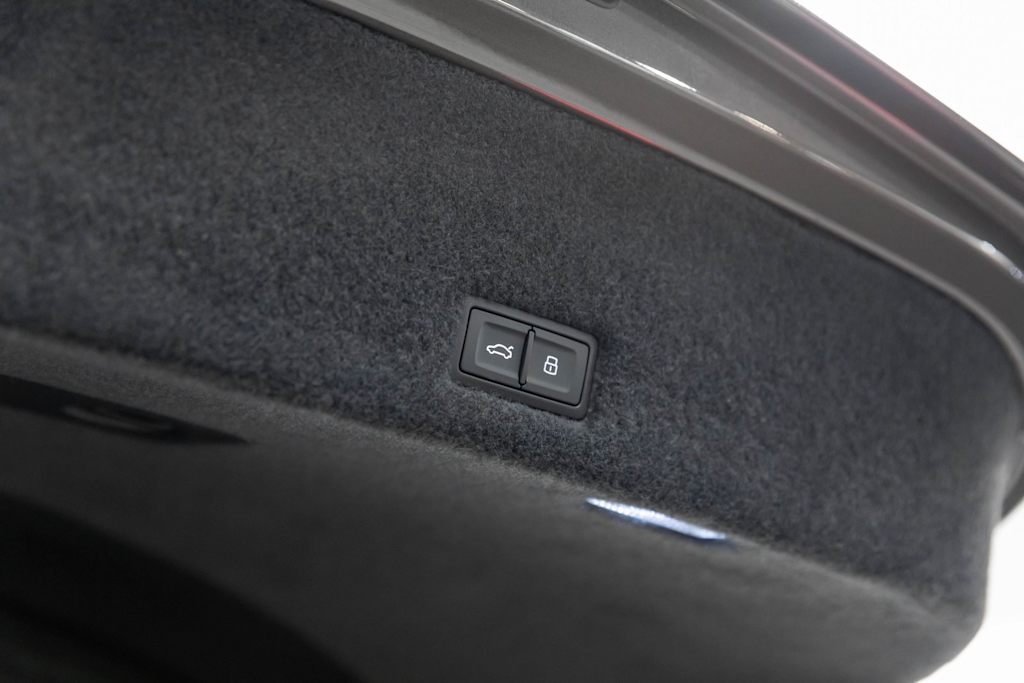 Thumbnail: 2023 Lamborghini Urus - 44