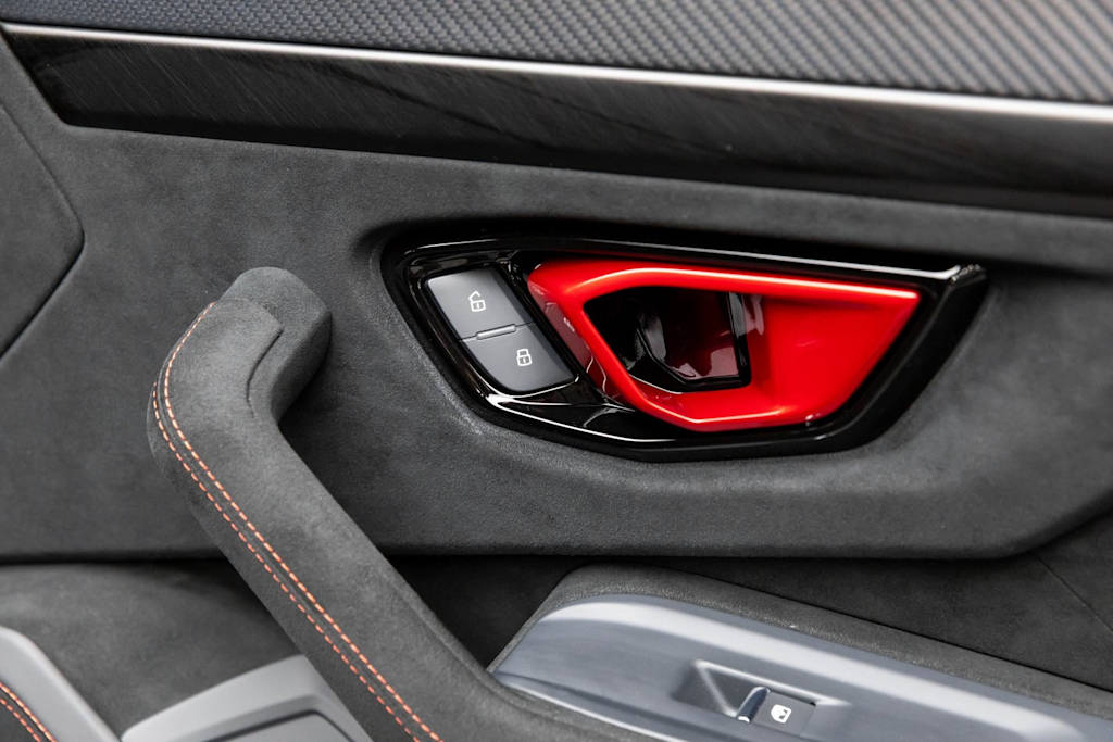 Thumbnail: 2023 Lamborghini Urus - 49