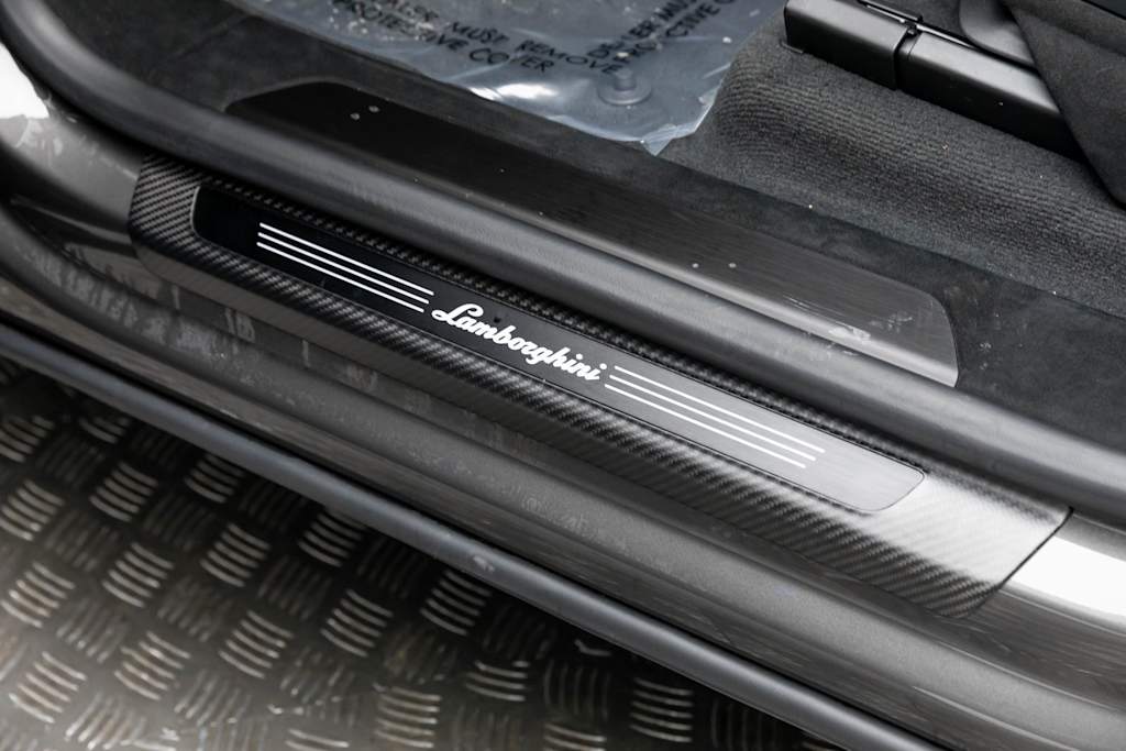 Thumbnail: 2023 Lamborghini Urus - 6