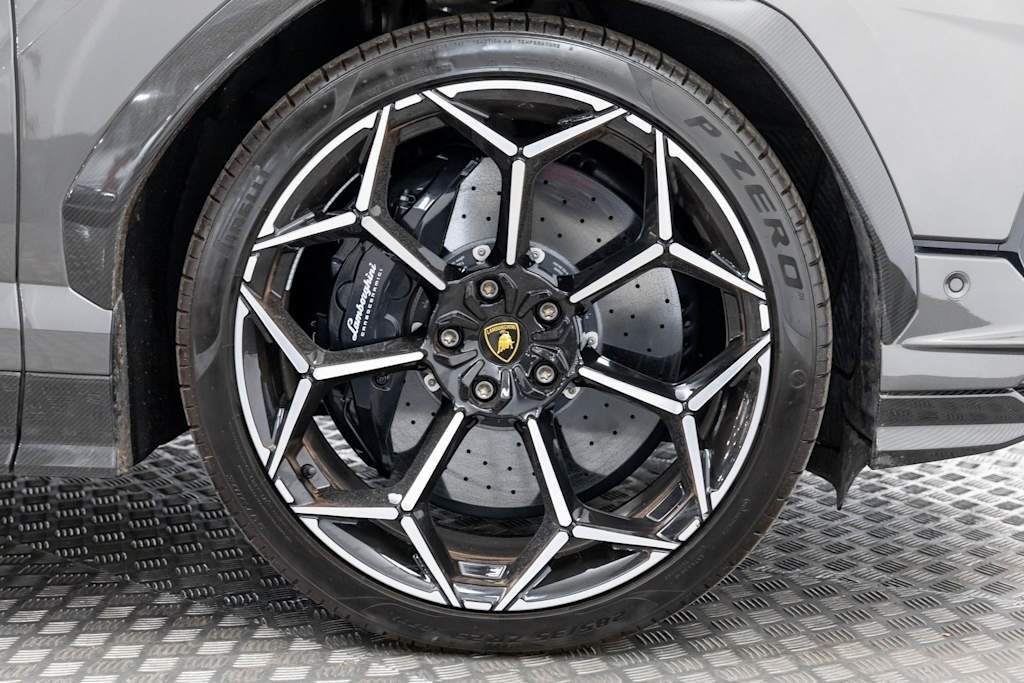 Thumbnail: 2023 Lamborghini Urus - 57