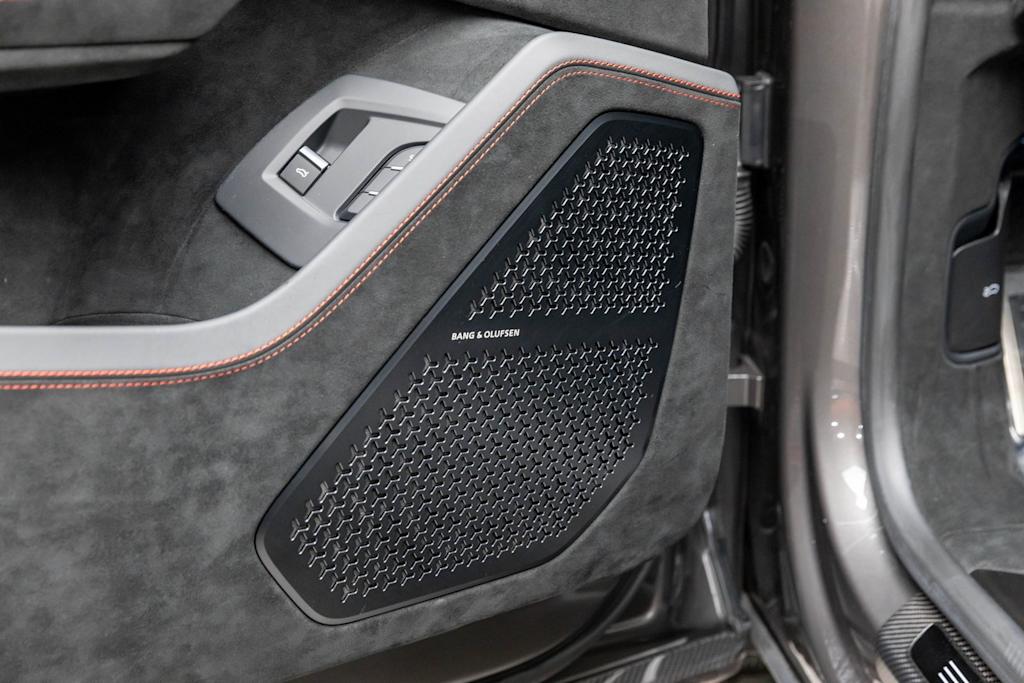 Thumbnail: 2023 Lamborghini Urus - 27