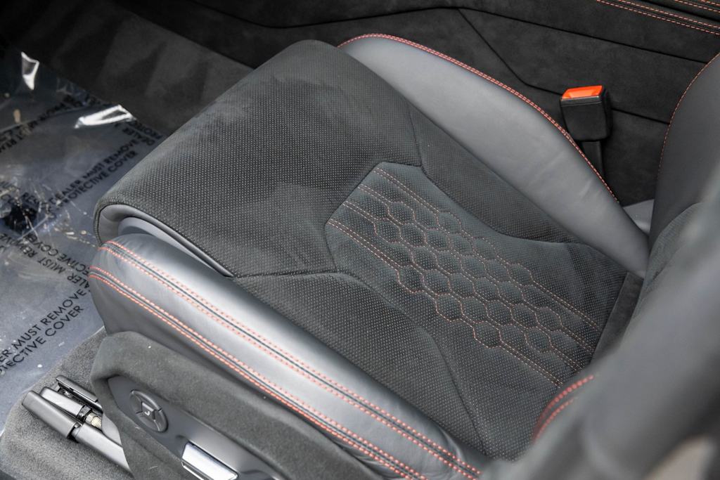 Thumbnail: 2023 Lamborghini Urus - 29