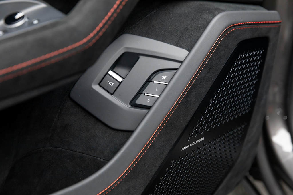 Thumbnail: 2023 Lamborghini Urus - 26