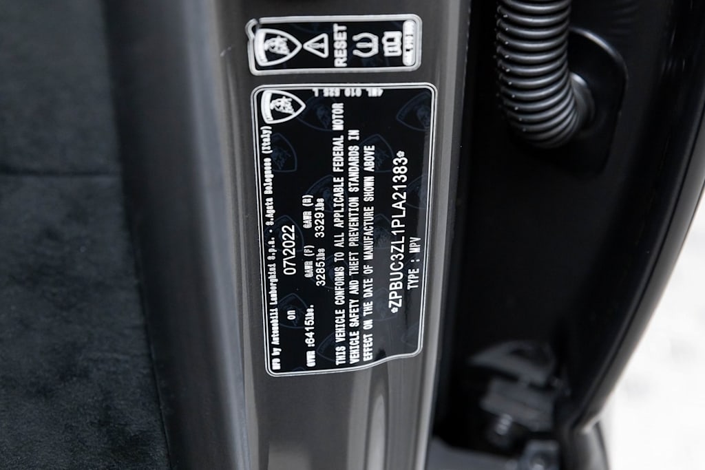 Thumbnail: 2023 Lamborghini Urus - 18