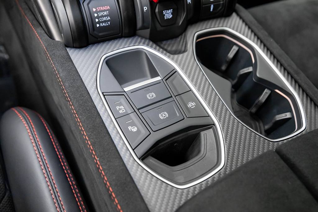 Thumbnail: 2023 Lamborghini Urus - 38