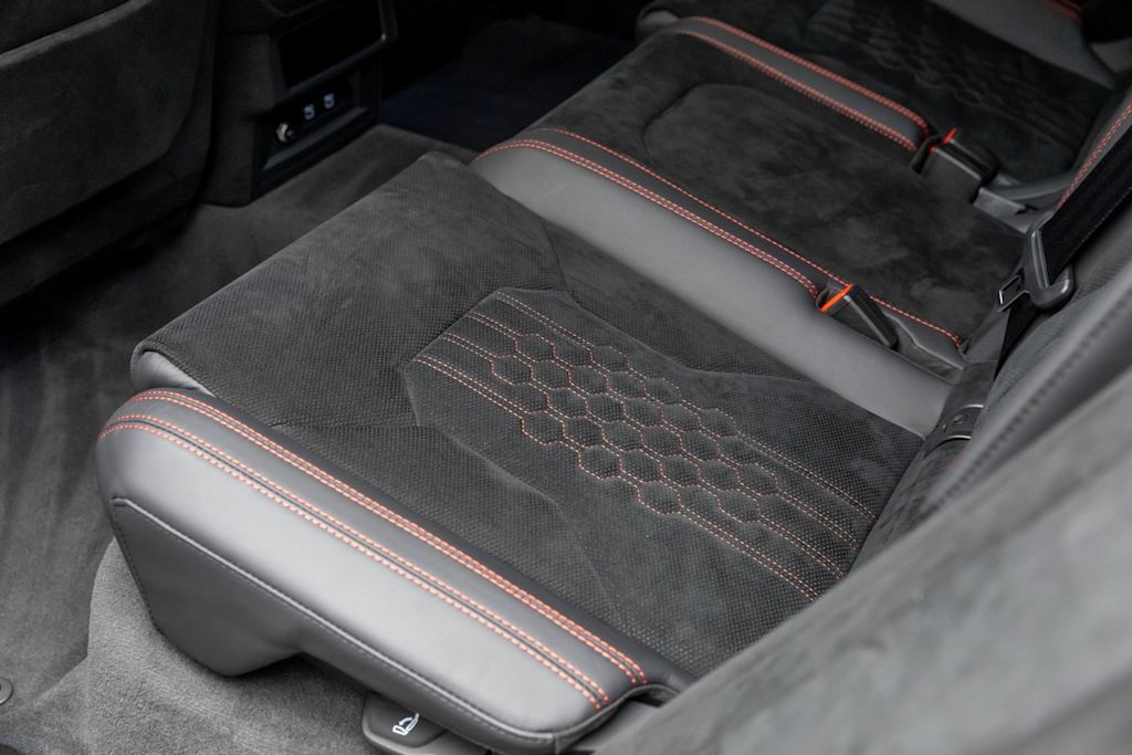 Thumbnail: 2023 Lamborghini Urus - 42