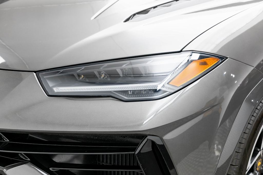 Thumbnail: 2023 Lamborghini Urus - 59