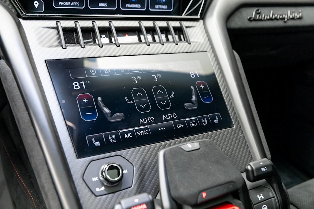 Thumbnail: 2023 Lamborghini Urus - 34