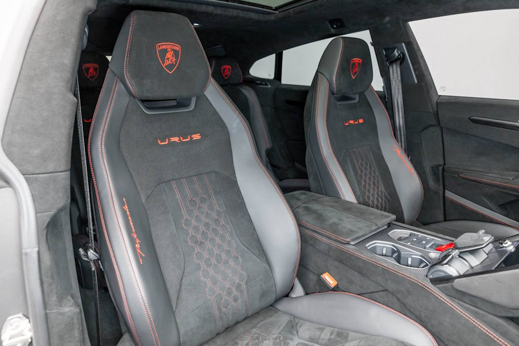 Thumbnail: 2023 Lamborghini Urus - 65