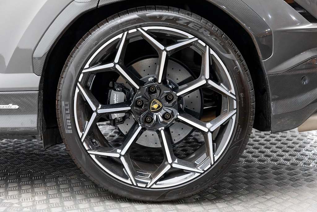 Thumbnail: 2023 Lamborghini Urus - 55