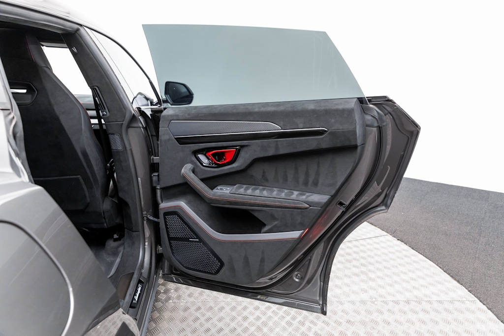 Thumbnail: 2023 Lamborghini Urus - 45