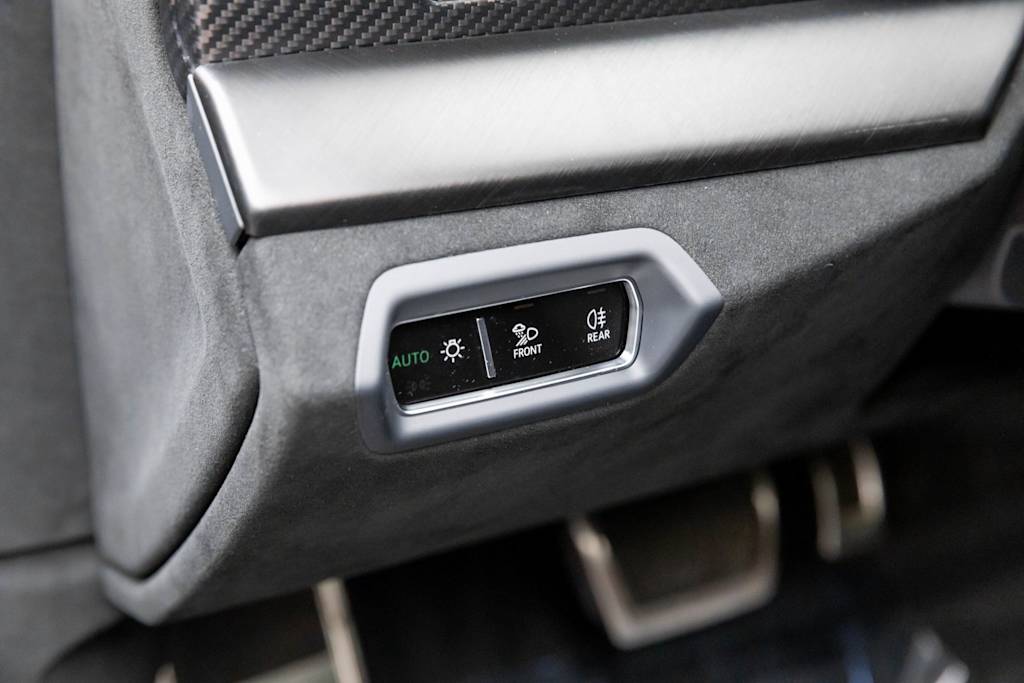 Thumbnail: 2023 Lamborghini Urus - 30