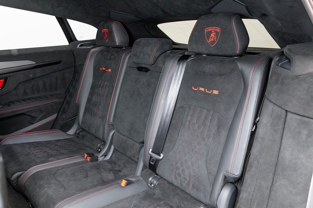 Thumbnail: 2023 Lamborghini Urus - 67