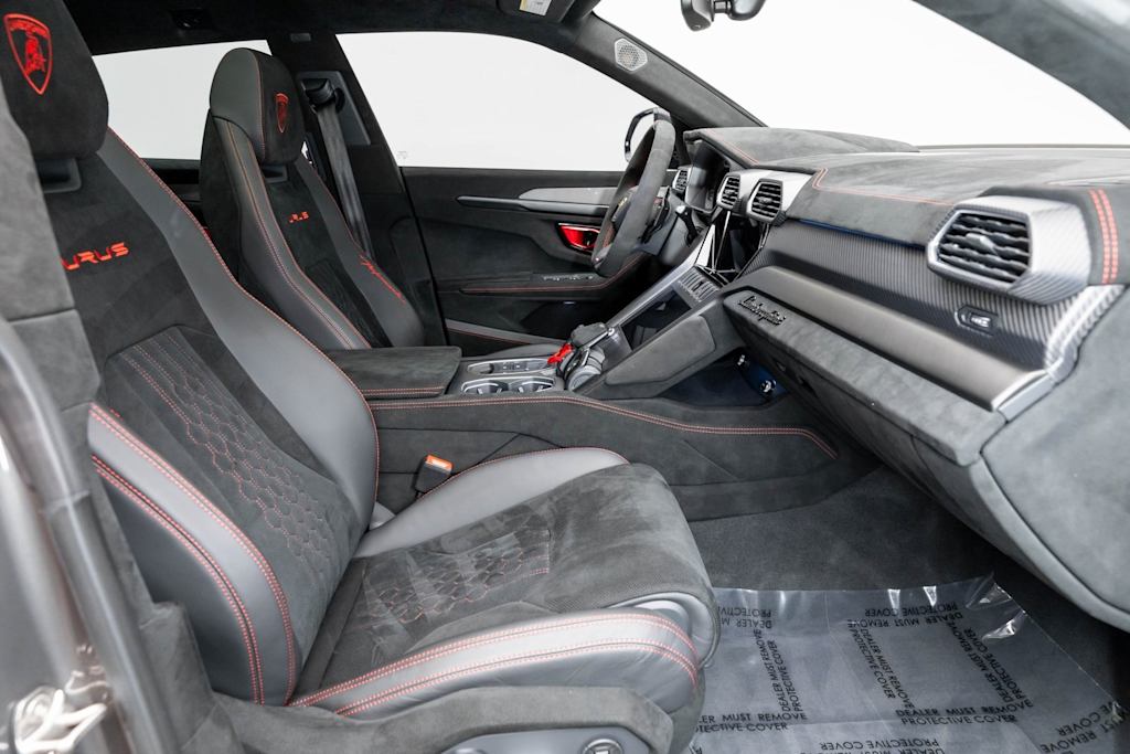 Thumbnail: 2023 Lamborghini Urus - 11
