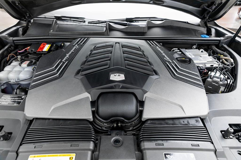 Thumbnail: 2023 Lamborghini Urus - 8