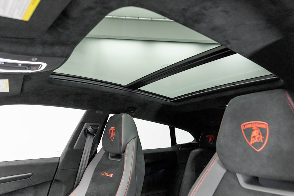 Thumbnail: 2023 Lamborghini Urus - 71