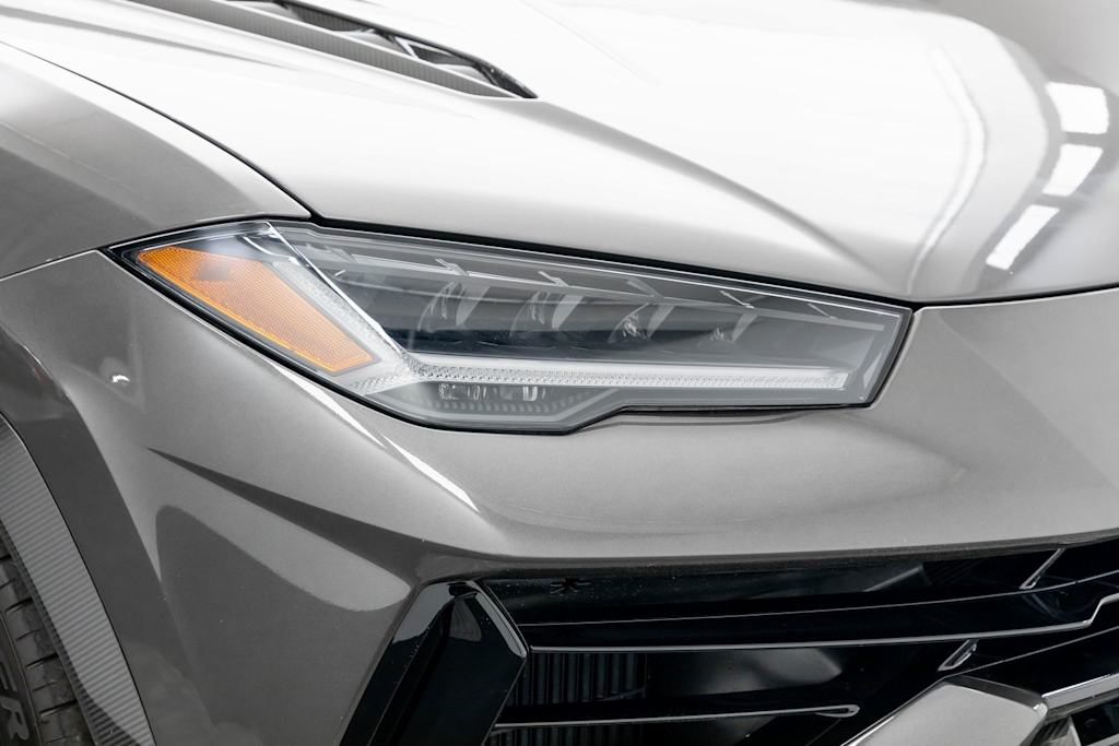 Thumbnail: 2023 Lamborghini Urus - 58