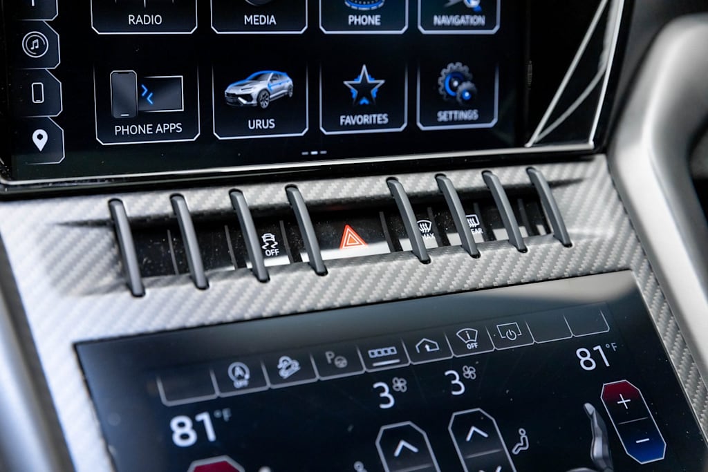 Thumbnail: 2023 Lamborghini Urus - 35