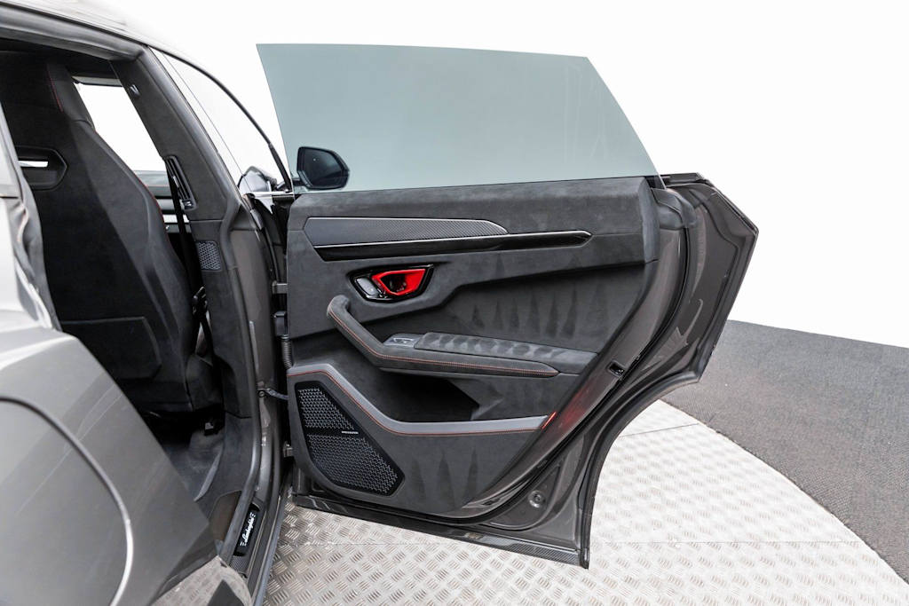 Thumbnail: 2023 Lamborghini Urus - 45
