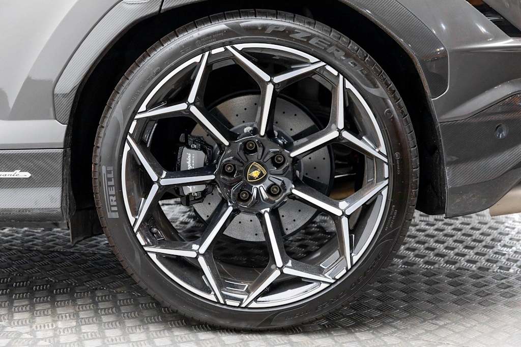 Thumbnail: 2023 Lamborghini Urus - 55