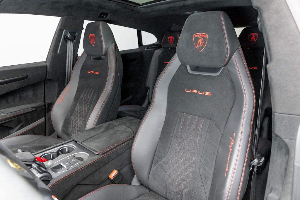 Thumbnail: 2023 Lamborghini Urus - 66