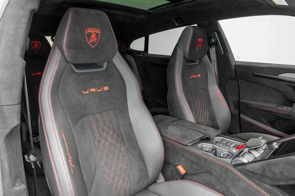 Thumbnail: 2024 Lamborghini Urus - 24