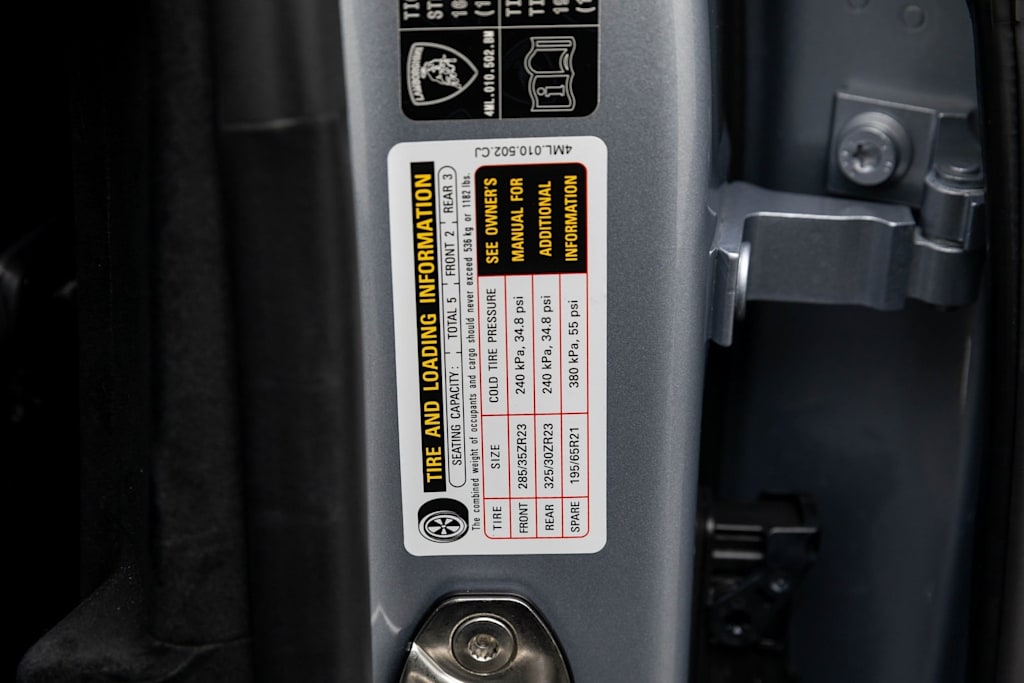 Thumbnail: 2024 Lamborghini Urus - 36