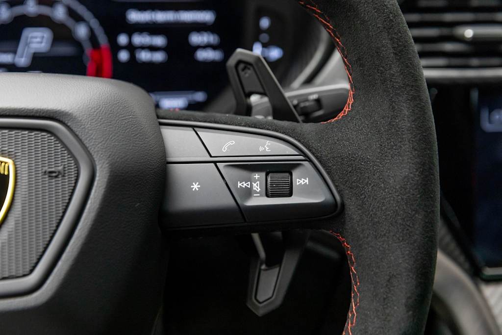 Thumbnail: 2024 Lamborghini Urus - 38