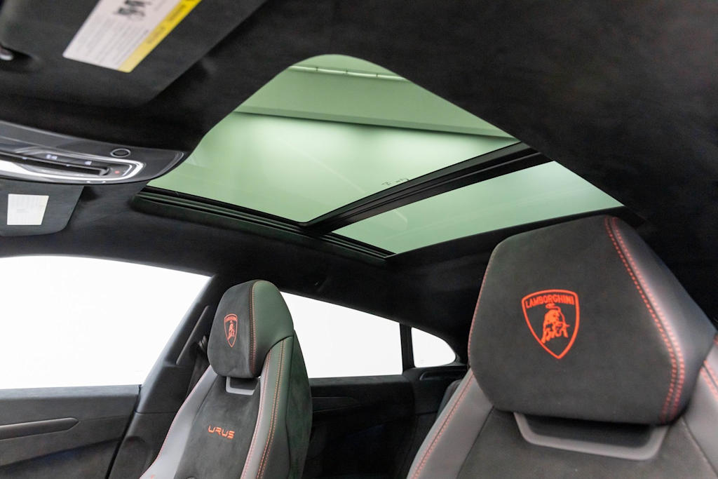 Thumbnail: 2024 Lamborghini Urus - 65