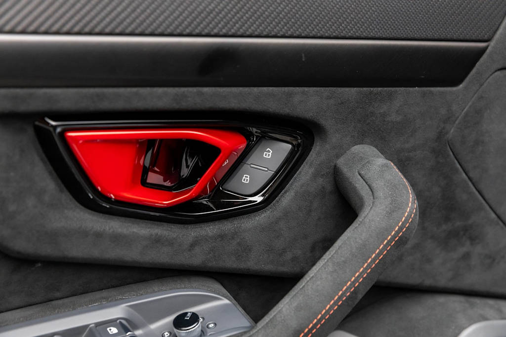 Thumbnail: 2024 Lamborghini Urus - 29