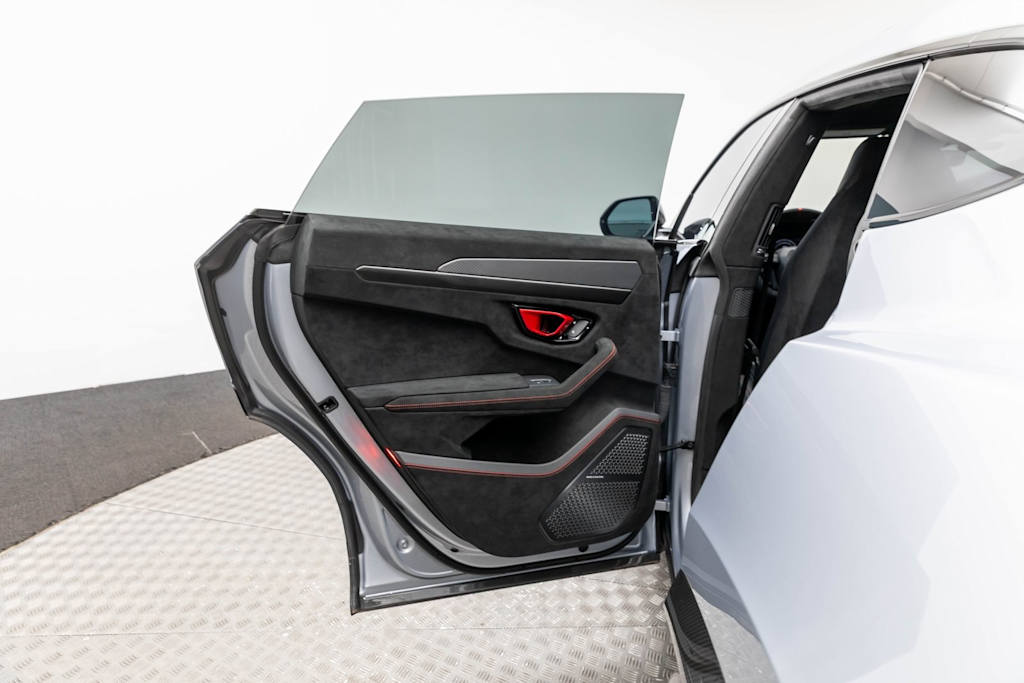 Thumbnail: 2024 Lamborghini Urus - 44