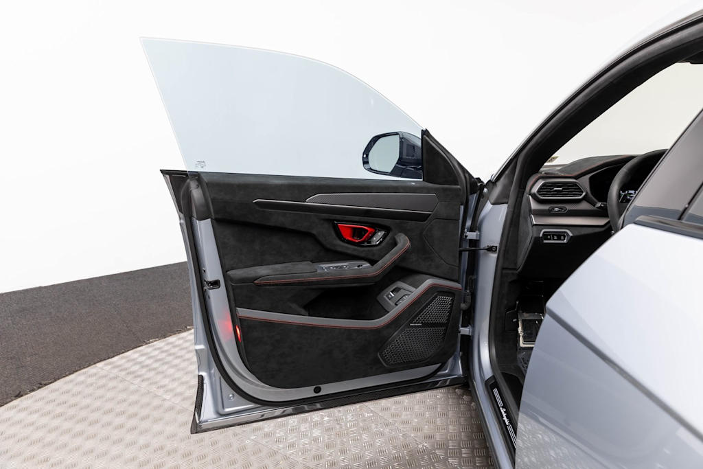 Thumbnail: 2024 Lamborghini Urus - 28