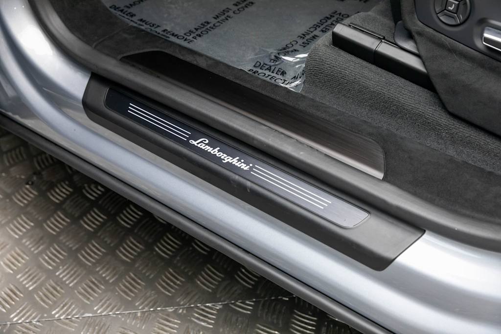 Thumbnail: 2024 Lamborghini Urus - 6