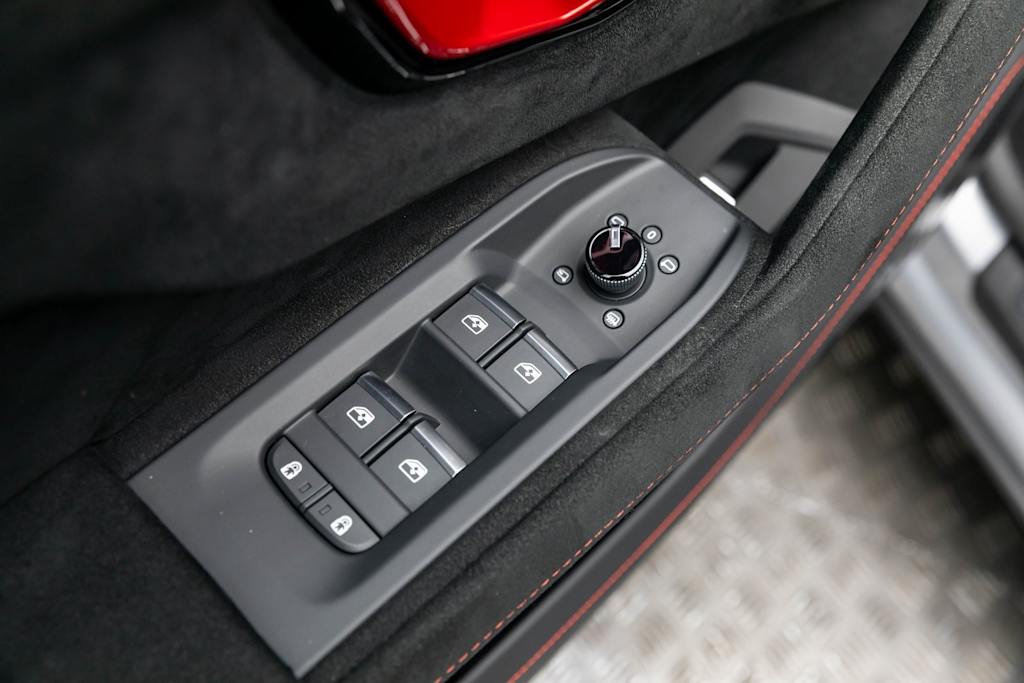 Thumbnail: 2024 Lamborghini Urus - 30