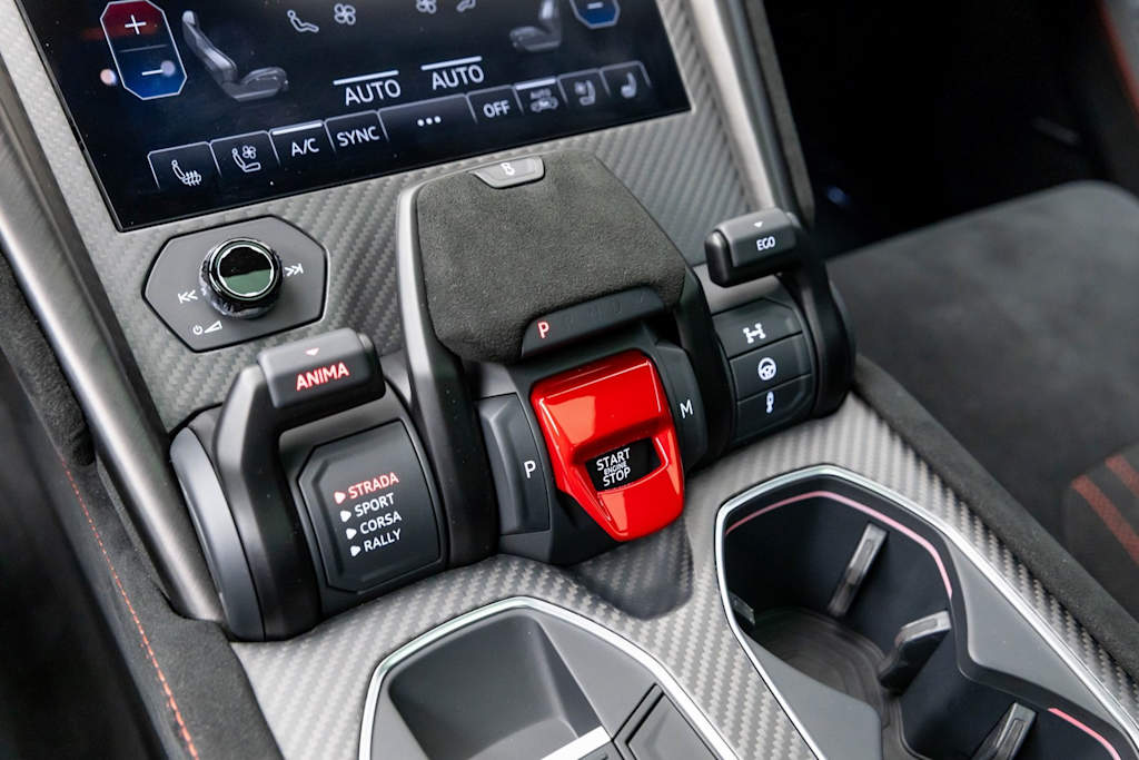 Thumbnail: 2024 Lamborghini Urus - 15