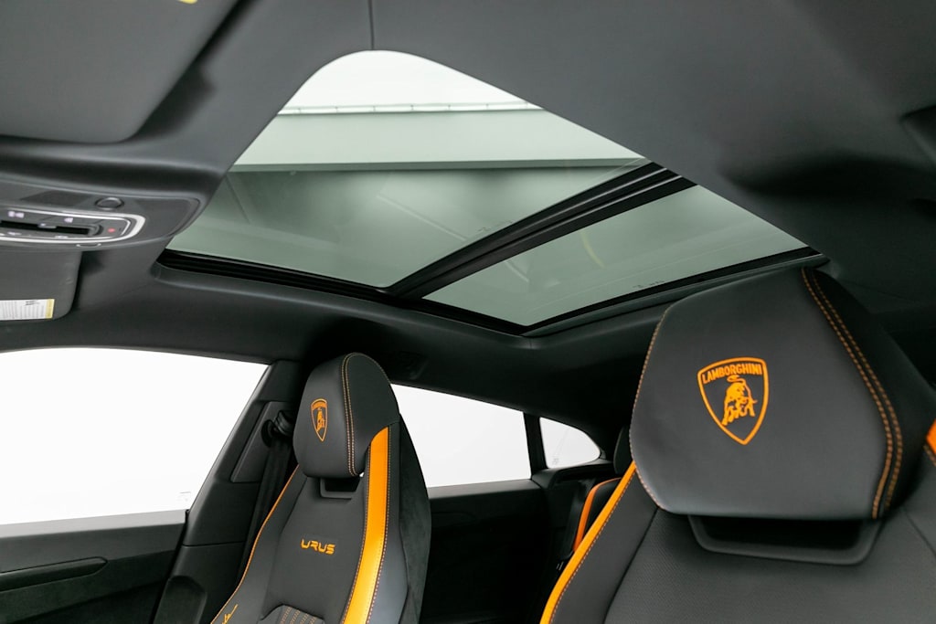 Thumbnail: 2024 Lamborghini Urus - 65