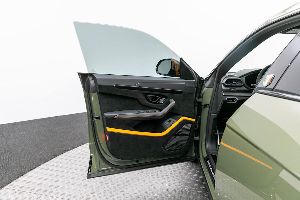 Thumbnail: 2024 Lamborghini Urus - 23