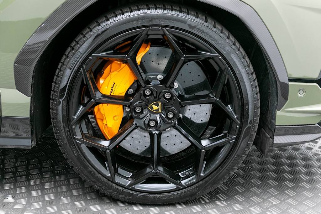 Thumbnail: 2024 Lamborghini Urus - 60