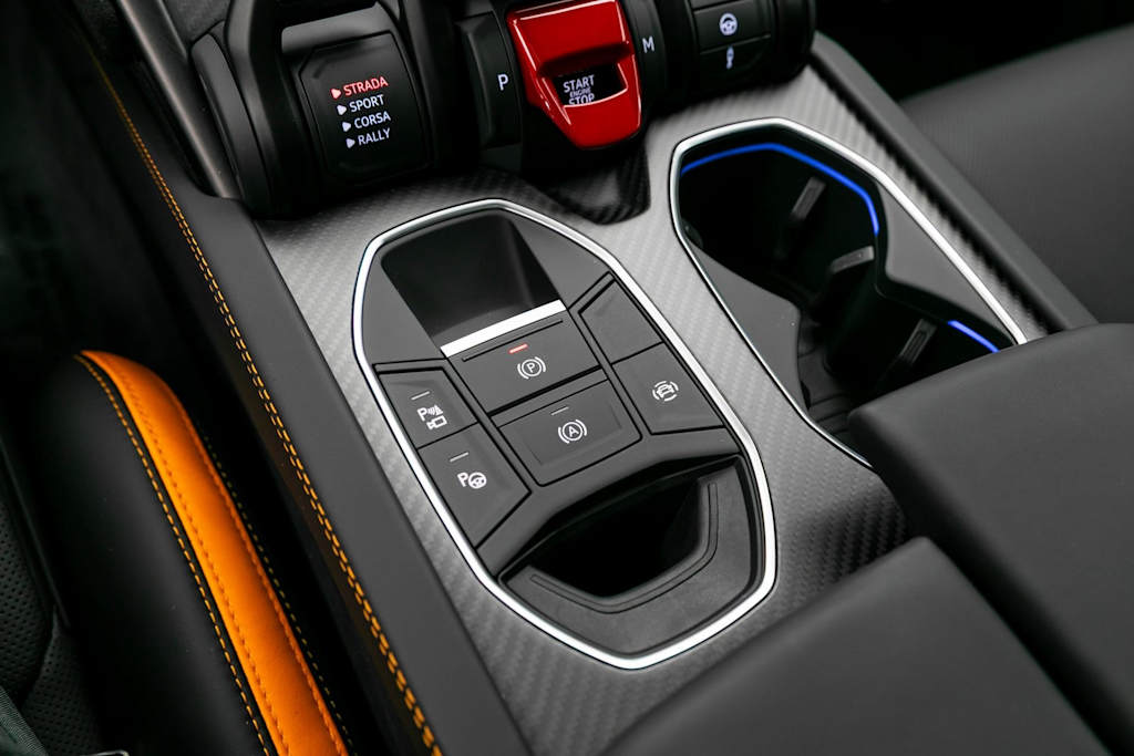 Thumbnail: 2024 Lamborghini Urus - 38
