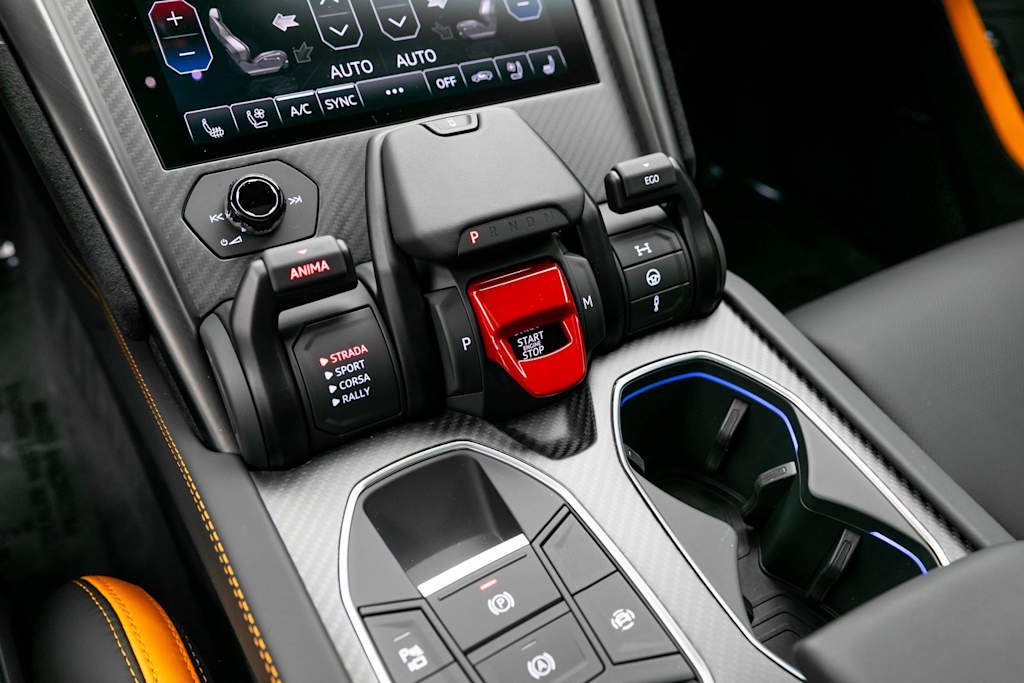 Thumbnail: 2024 Lamborghini Urus - 15