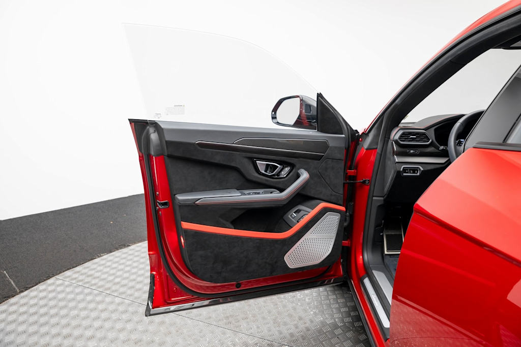 Thumbnail: 2024 Lamborghini Urus - 24