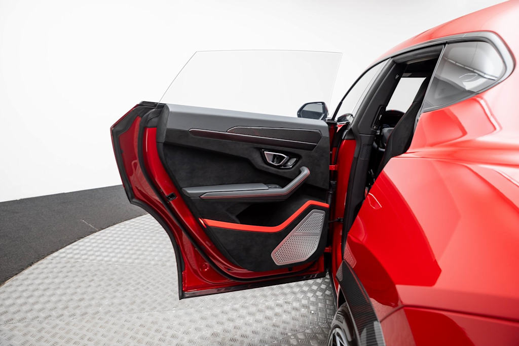 Thumbnail: 2024 Lamborghini Urus - 40