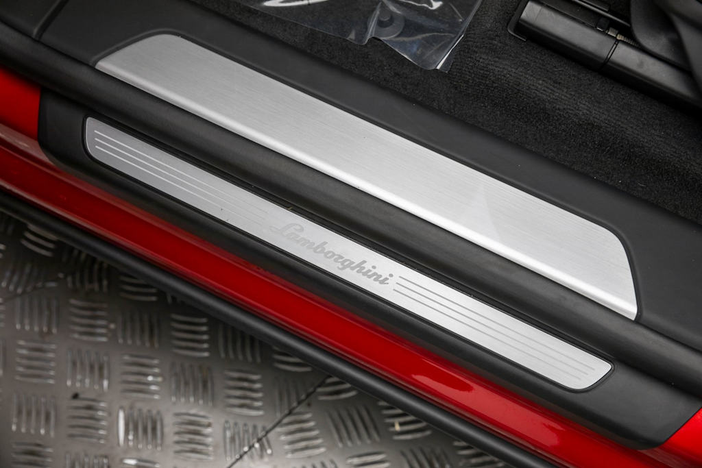 Thumbnail: 2024 Lamborghini Urus - 29
