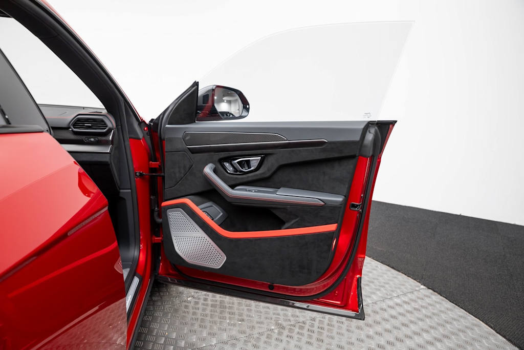 Thumbnail: 2024 Lamborghini Urus - 48