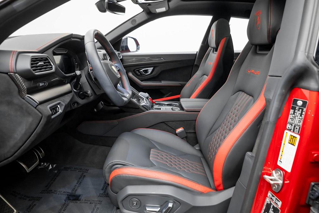 Thumbnail: 2024 Lamborghini Urus - 10