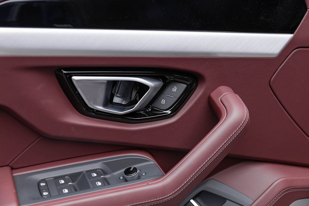 Thumbnail: 2026 Lamborghini Urus - 24