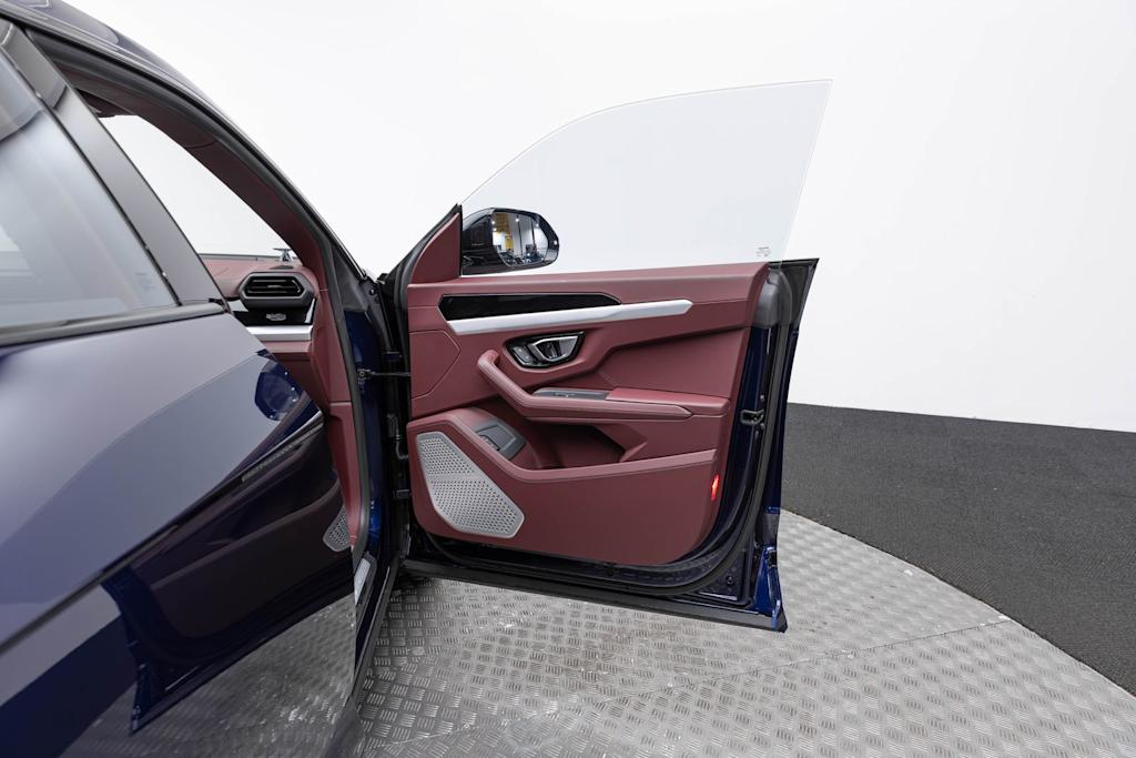 Thumbnail: 2026 Lamborghini Urus - 48
