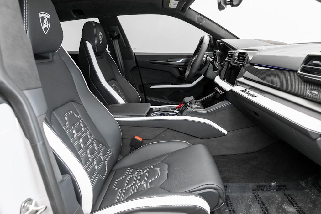 Thumbnail: 2025 Lamborghini Urus - 11