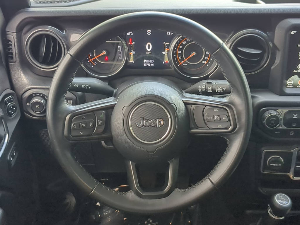 Thumbnail: 2022 Jeep Wrangler - 14