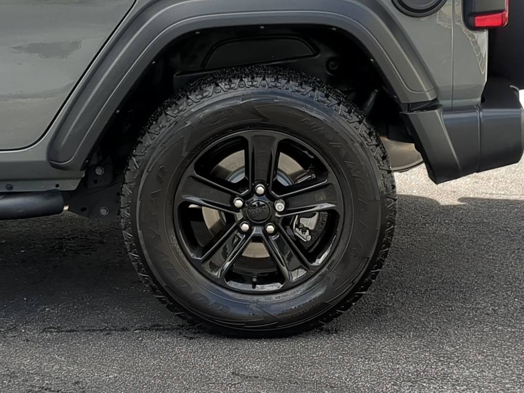 Thumbnail: 2022 Jeep Wrangler - 8